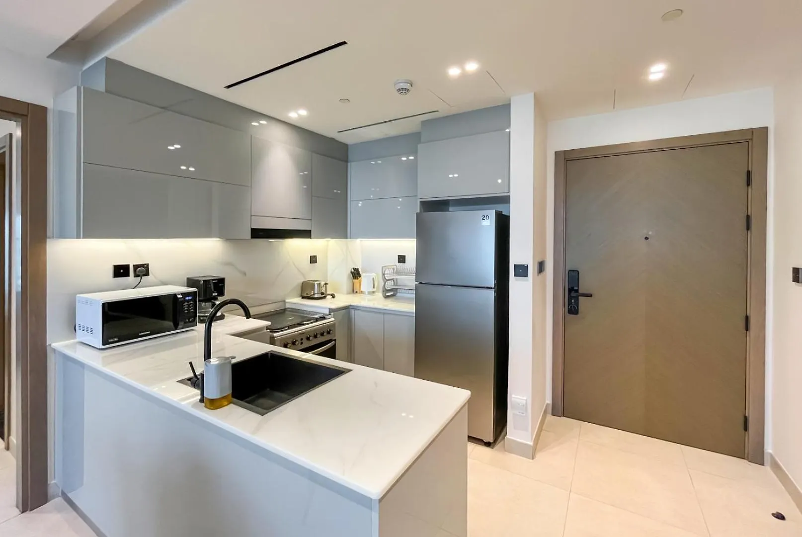 Livbnb-Classy 2B With Jacuzzi & Burjkhalifa View Dubai Apartment