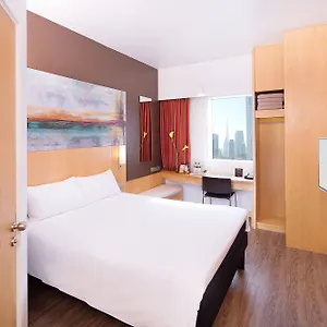 3* Hotel Ibis One - World Trade Centre