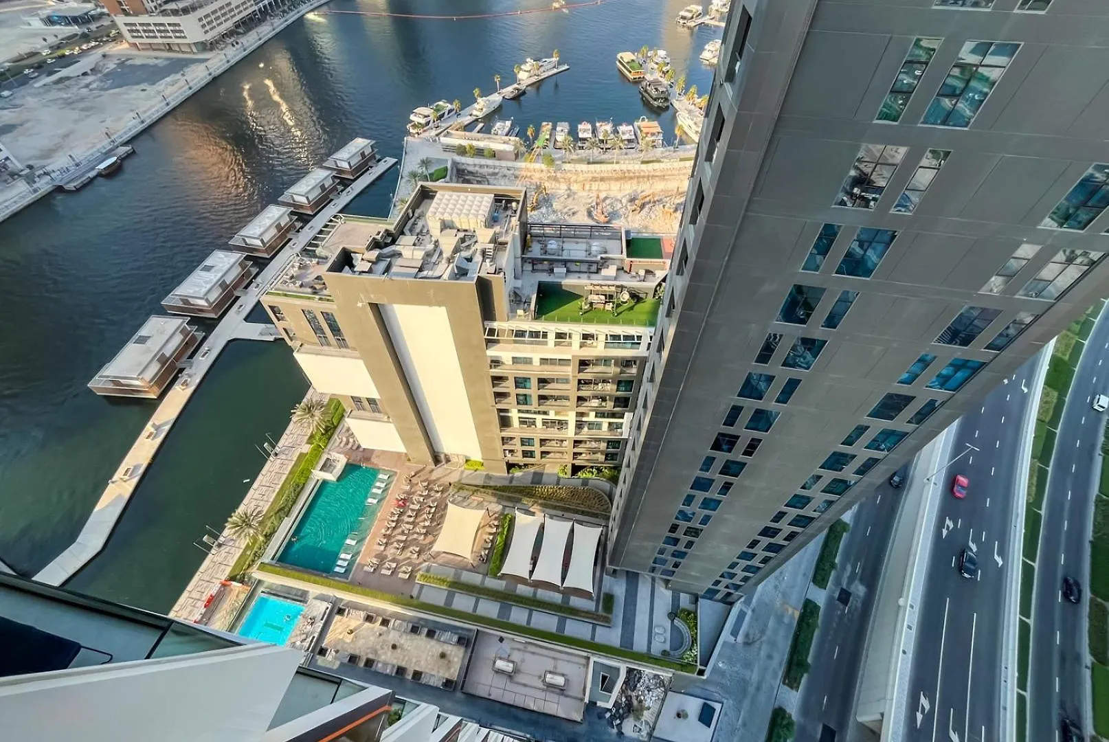 Livbnb-Classy 2B With Jacuzzi & Burjkhalifa View Dubai Apartment