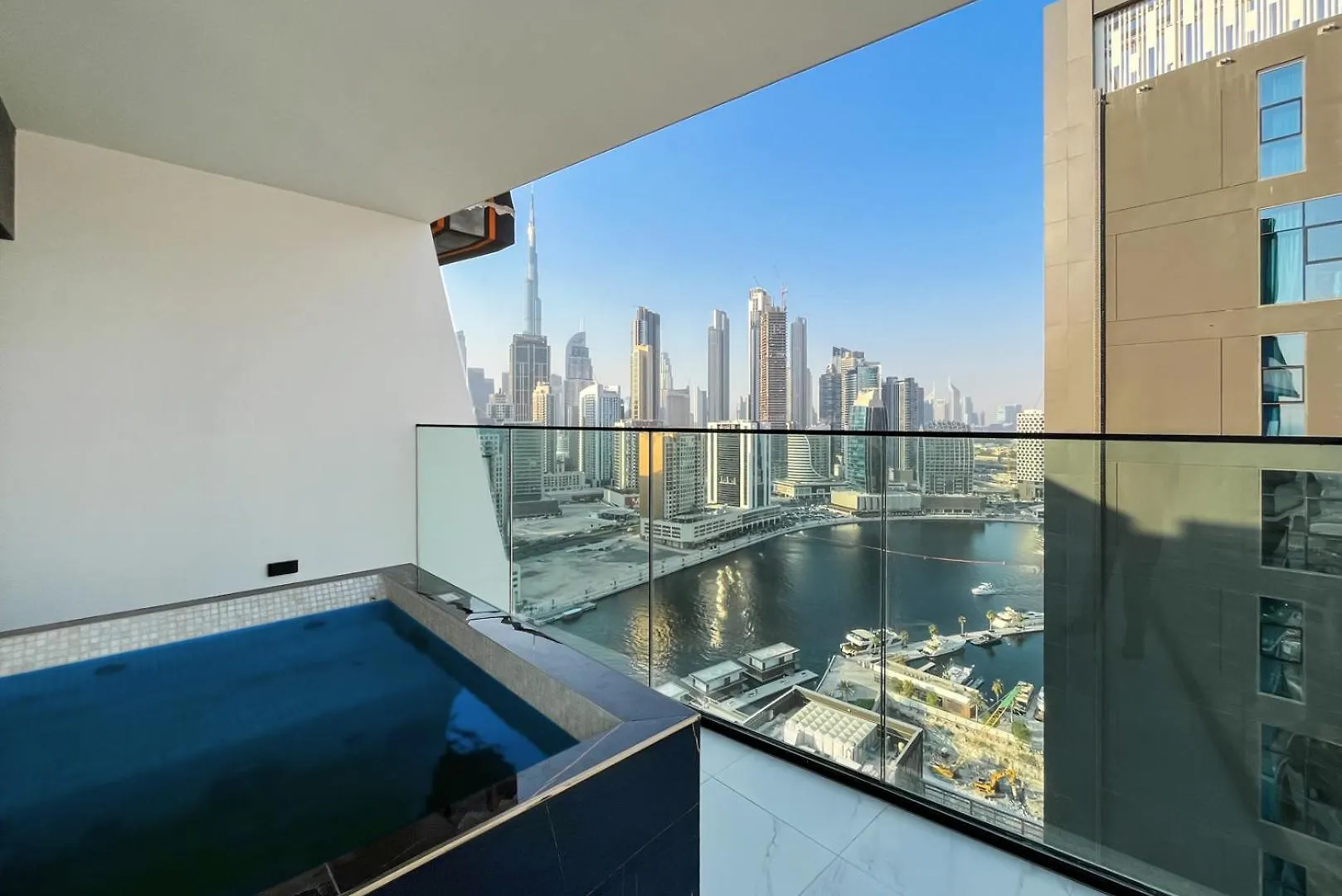 Livbnb-Classy 2B With Jacuzzi & Burjkhalifa View Dubai 0*,  United Arab Emirates