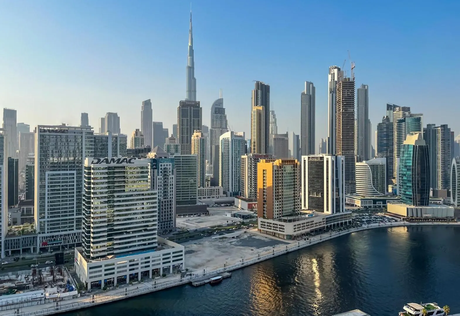 Livbnb-Classy 2B With Jacuzzi & Burjkhalifa View Dubai Apartment