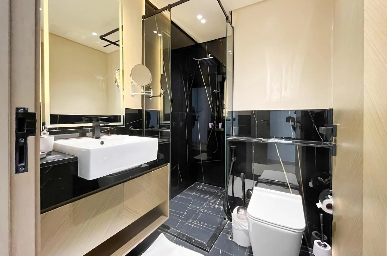 Livbnb-Classy 2B With Jacuzzi & Burjkhalifa View Dubai
