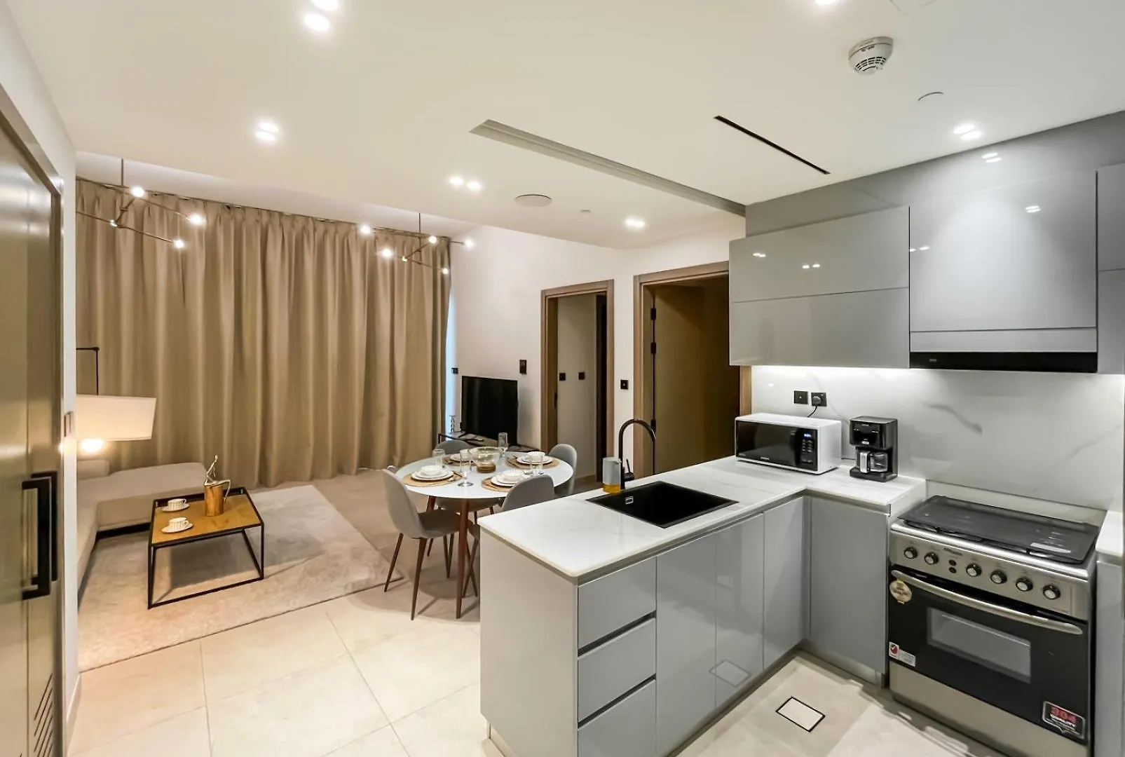 Livbnb-Classy 2B With Jacuzzi & Burjkhalifa View Dubai Apartment